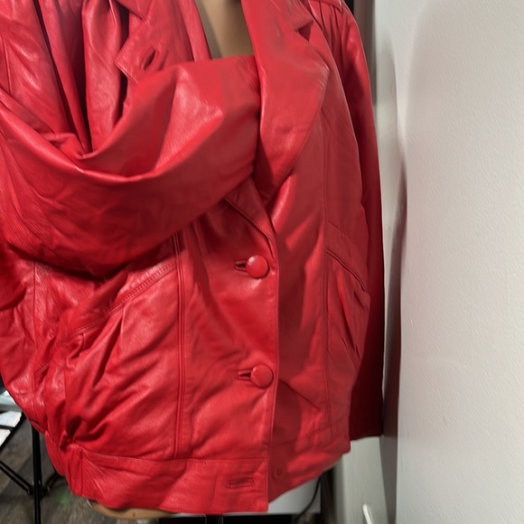 *RARE* 80’s, Bally of Switzerland, (made in Italy) cherry red leather short coat - Picture 8 of 10